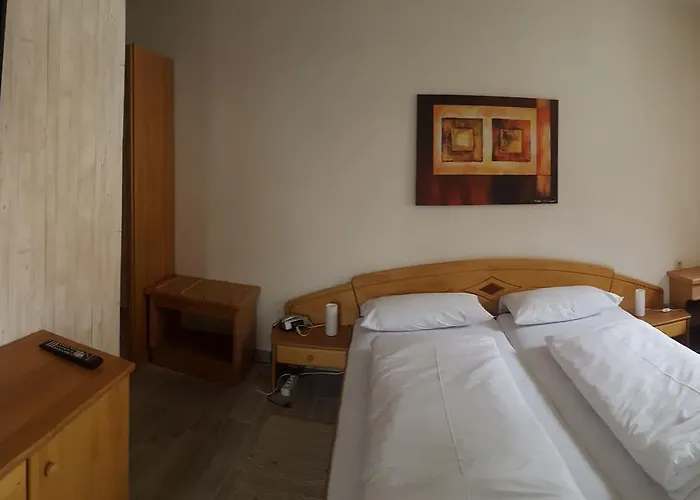 Hotell Sextnerhof 3*